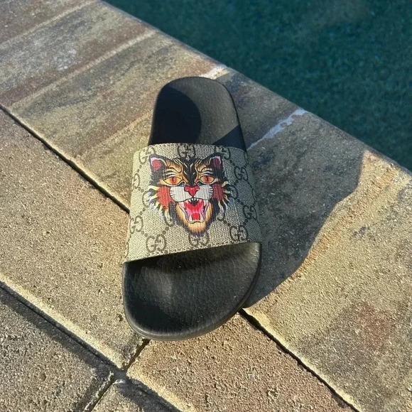 Gucci - GG Supreme Angry Cat Leather Slides/Sandals - Picture 3 of 6